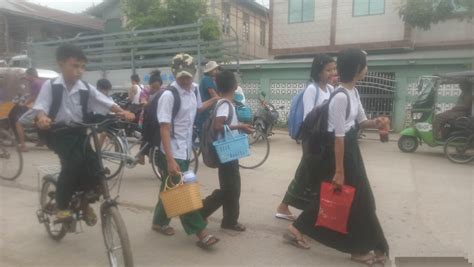 ကျောင်းသားများထံမှ East Turkestan သို့အကူအညီများ